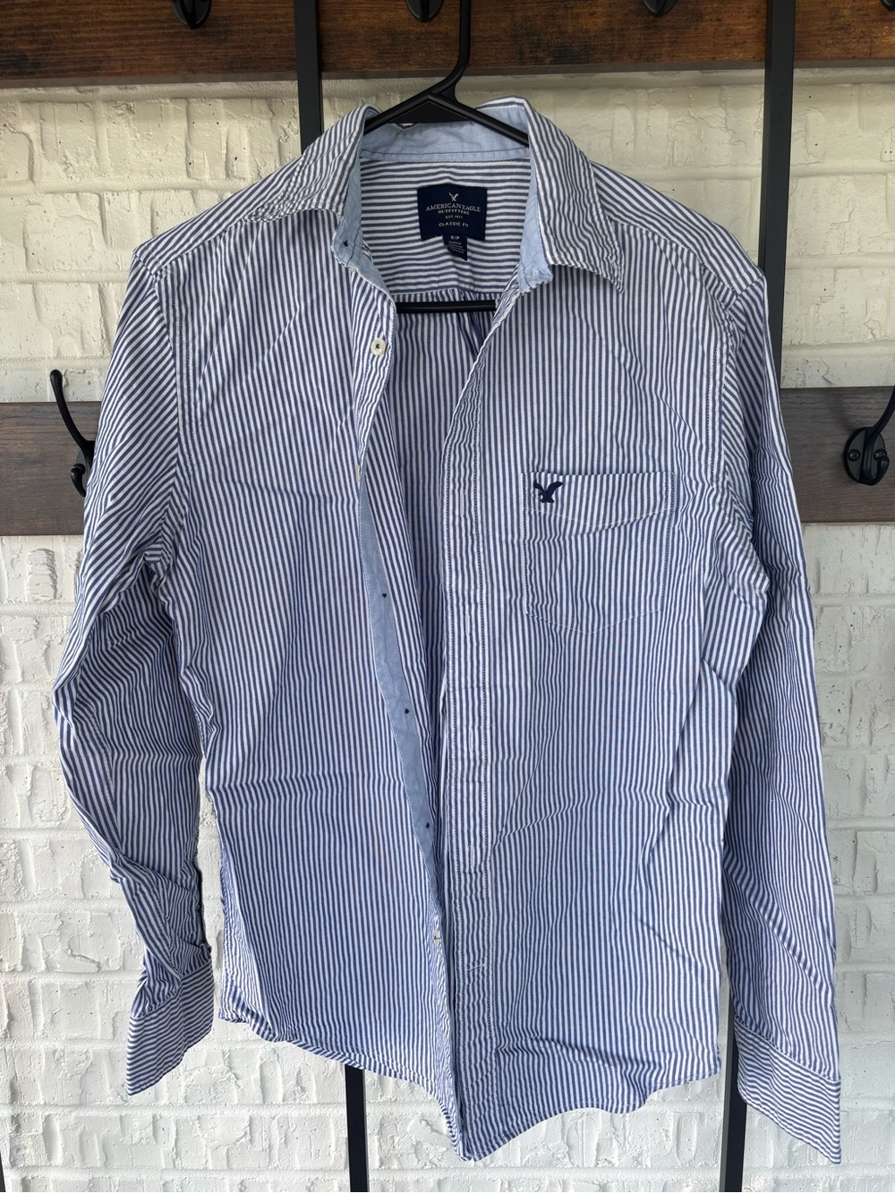 American Eagle Outfitters Blue and White Striped Button-Down Shirt